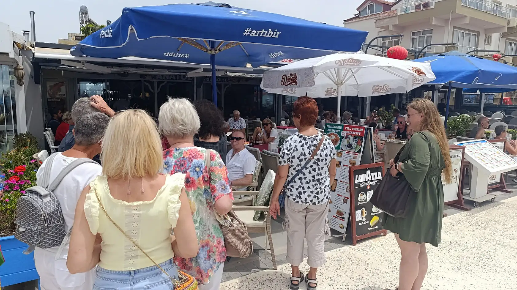 Fethiye'de bu kermes sadece alışveriş için değil, aynı zamanda bir yardım eli