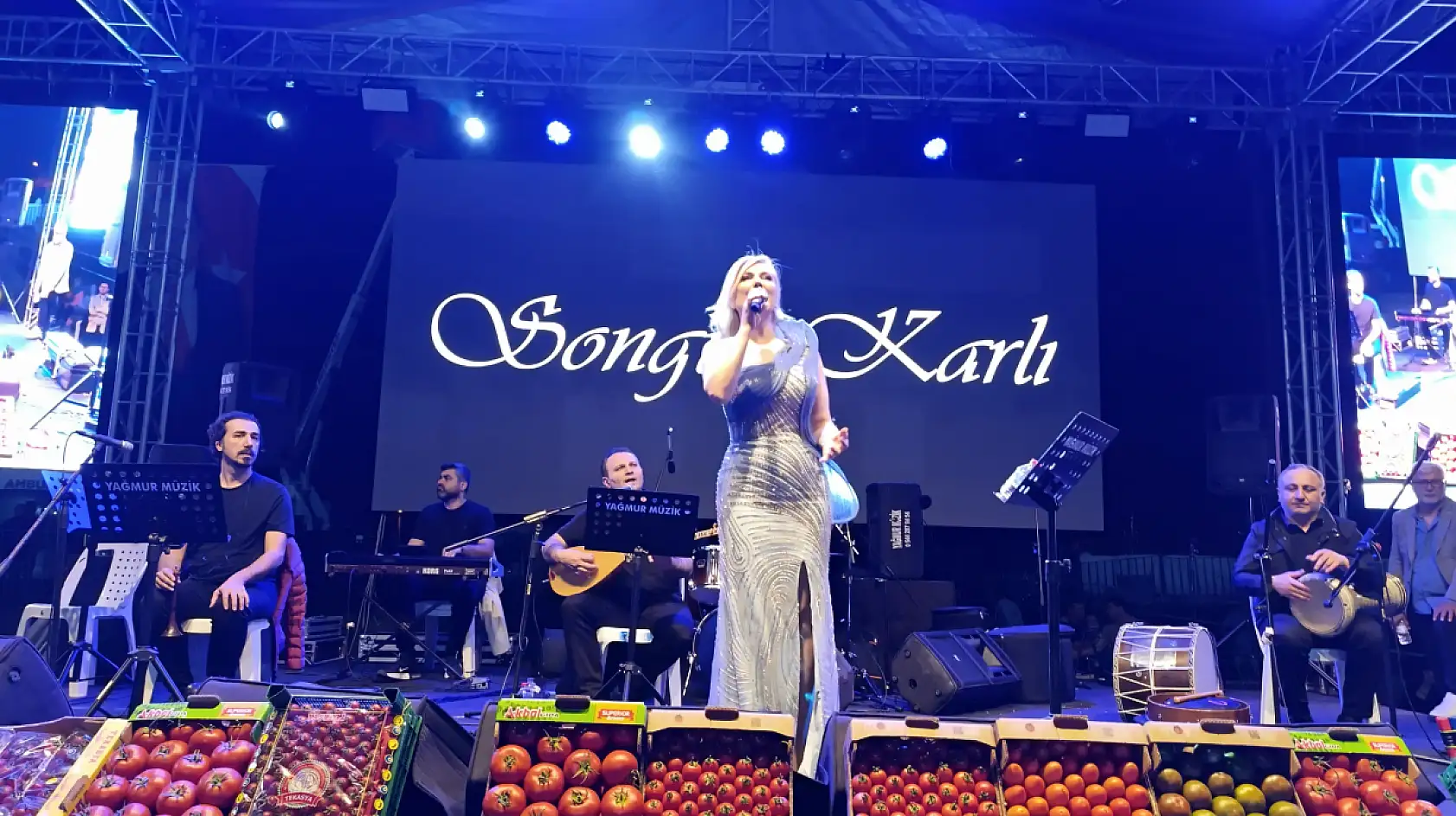 Songül Karlı'dan Seydikemer'e Övgü: 'Domatesler harika, kasa kasa alıp götüreceğim!'