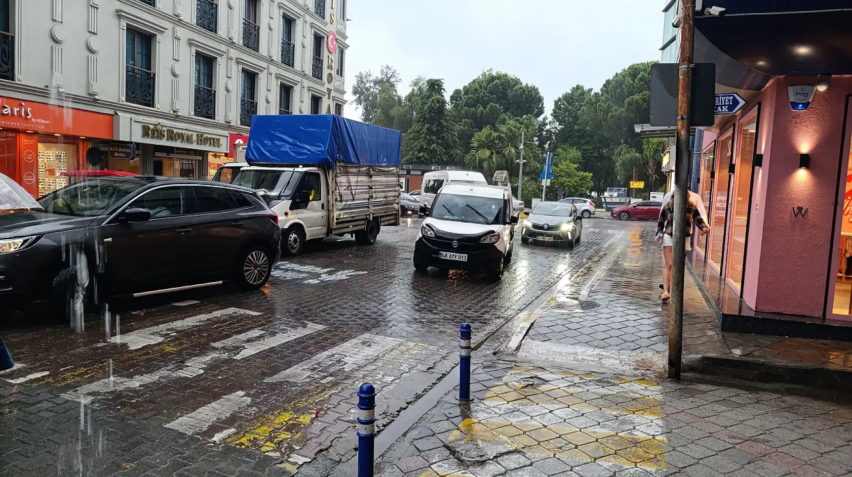 Fethiye'de gün ortasında hava değişimi