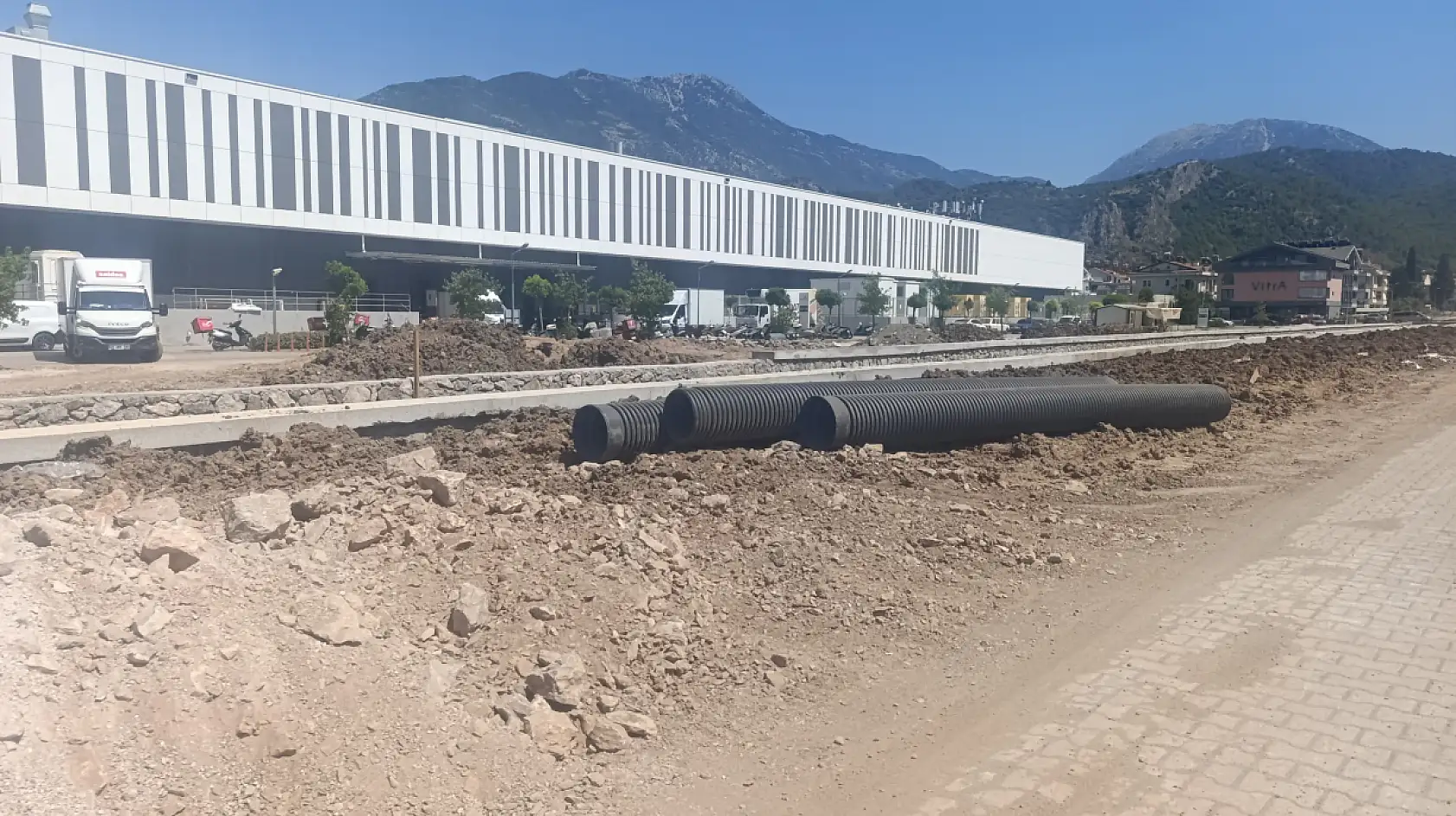 Fethiye'de dere ıslah çalışmaları esnafı etkiliyor