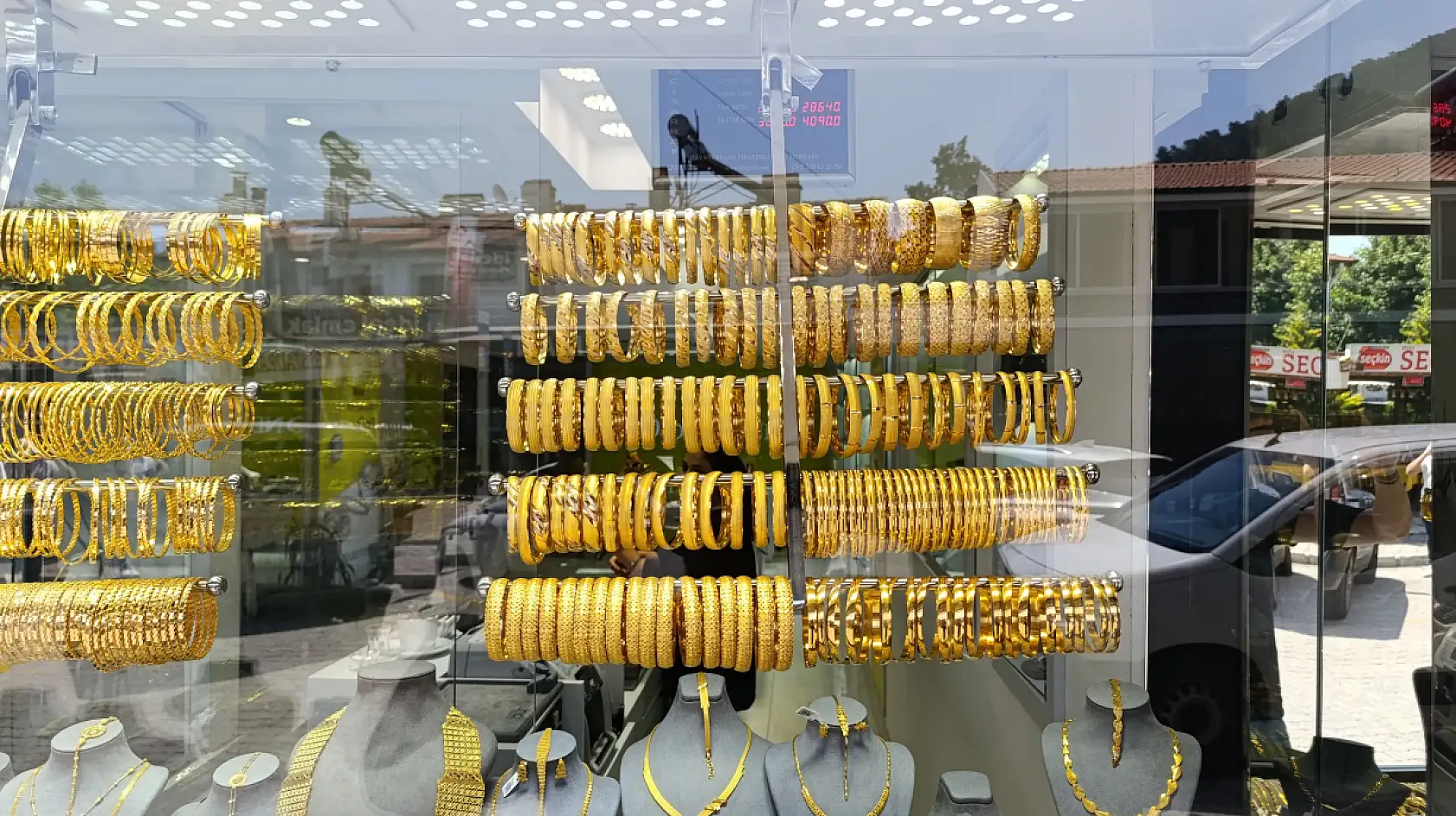 Fethiye Kuyumculuk'tan Salih Ulutürk: 'Altında Yaz Sonuna Doğru Hızlı Yükseliş Bekliyorum'