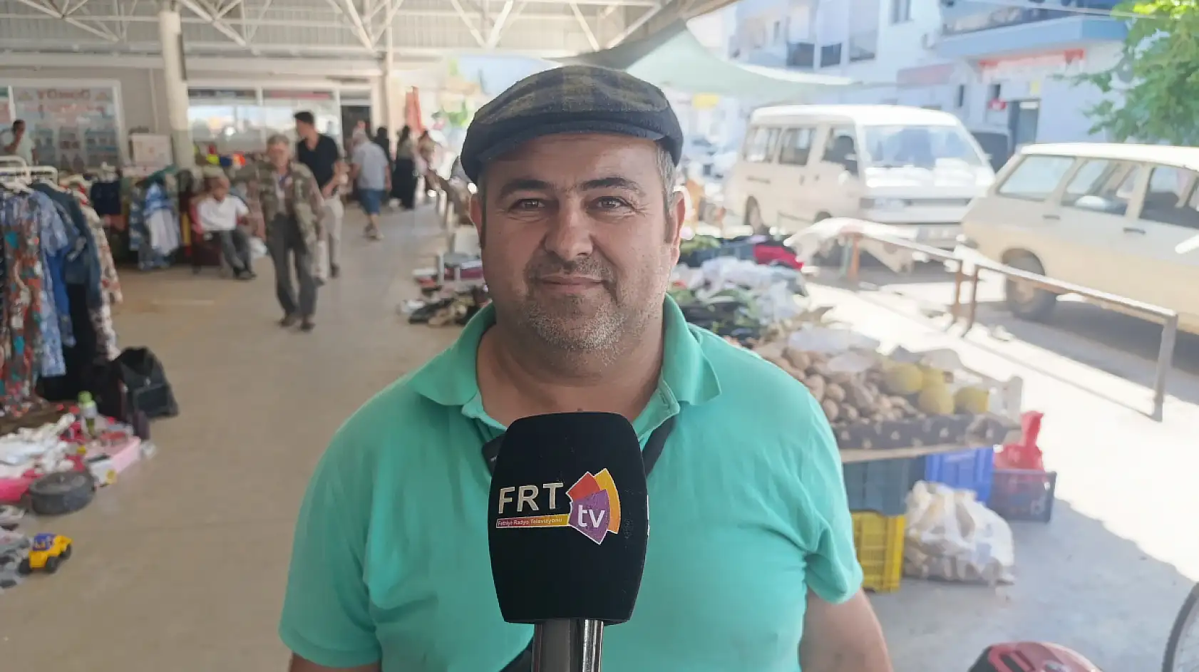 Fethiye'de arabasında yatıyor, ikinci elden 15 bin lira kazanıyor