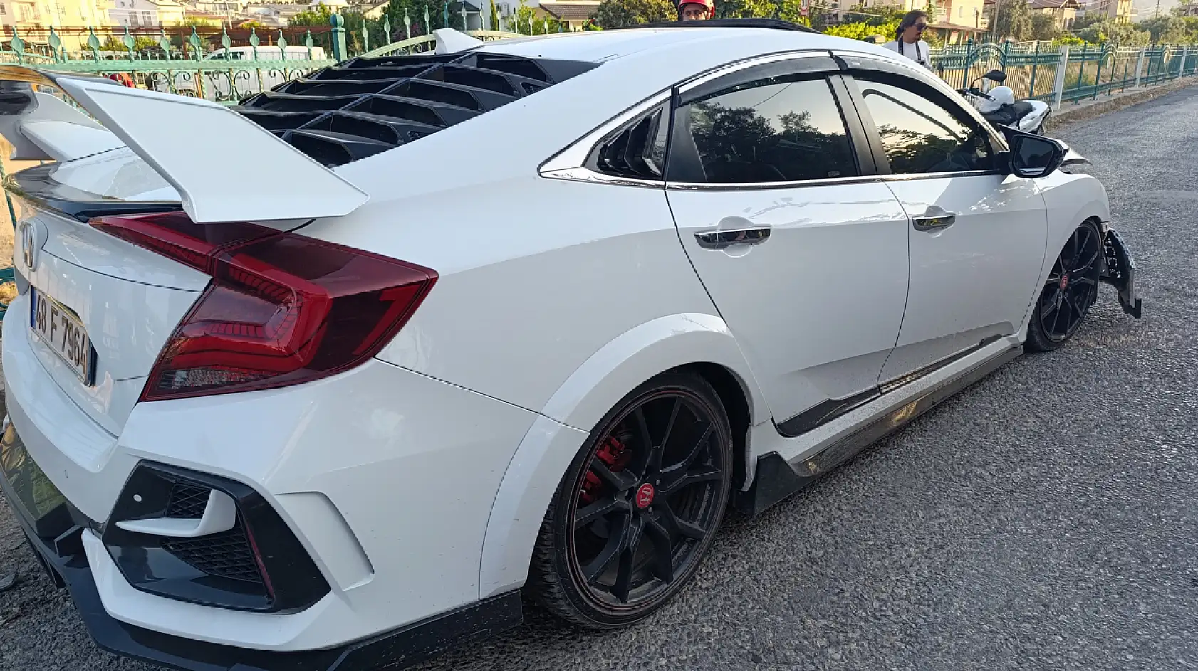 Fethiye'de feci kaza:  4 yaralı, araçlar hurdaya döndü