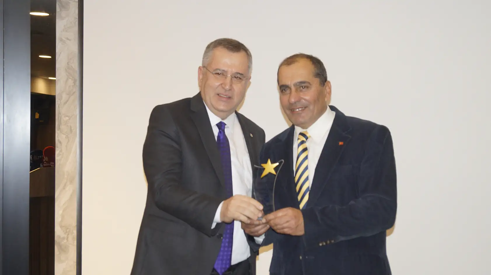 Fethiye'de 10 Ocak Çalışan Gazeteciler Günü'nde Gazetecilere Plaket Verildi