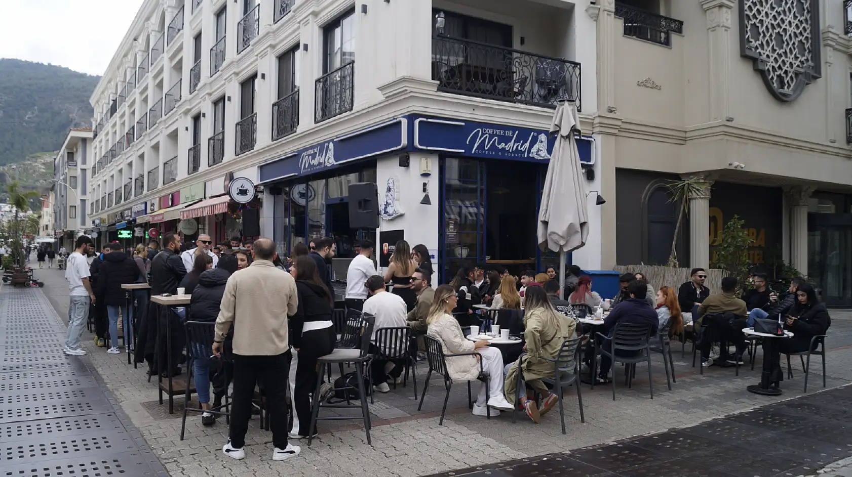 Fethiye'de müzik ve kahve buluşması büyük ilgi gördü