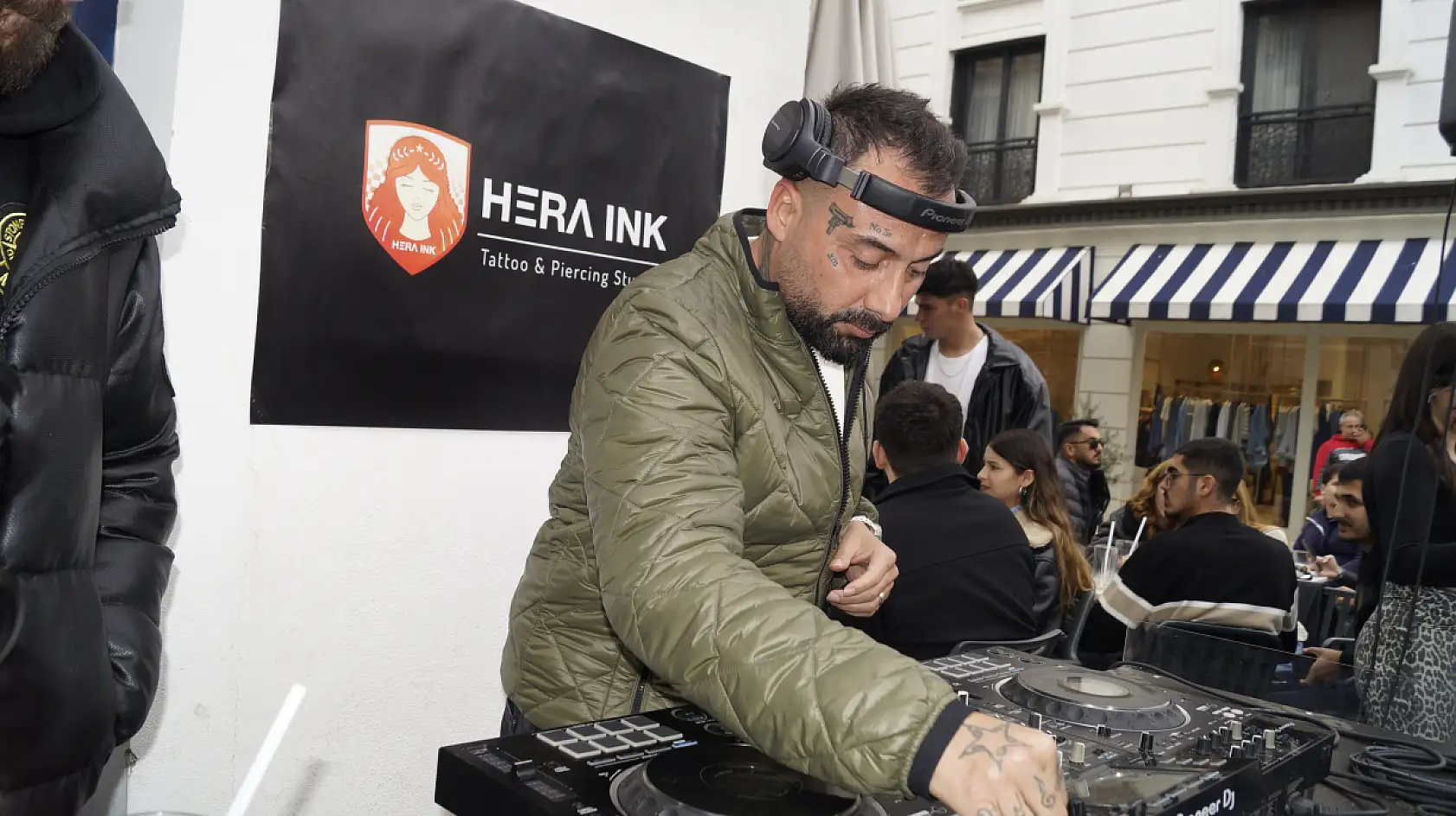 Fethiye'de müzik ve kahve buluşması büyük ilgi gördü