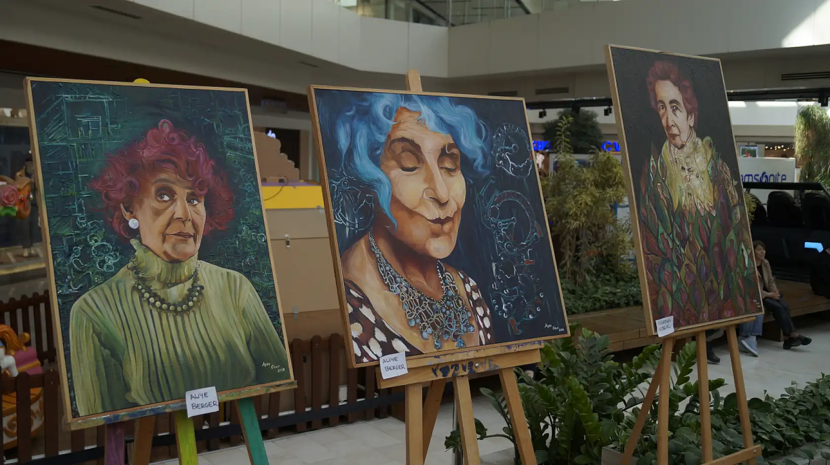 Fethiye Belediye Fen Lisesi Öğrencilerinden 'Kadınların İzinde' Resim Sergisi