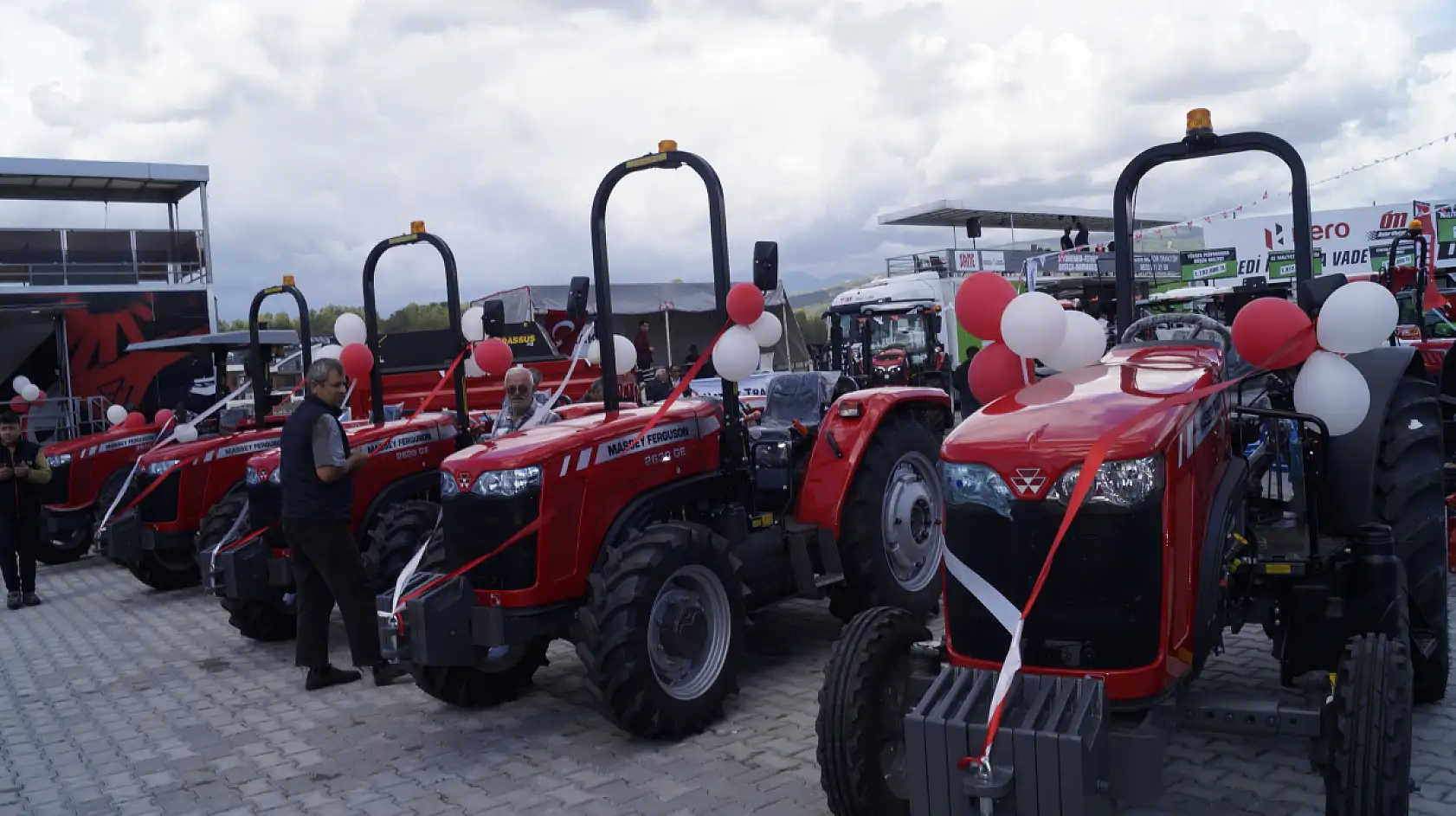 Seydikemer'de ilki düzenlenen tarım ve hayvancılık fuarı açıldı