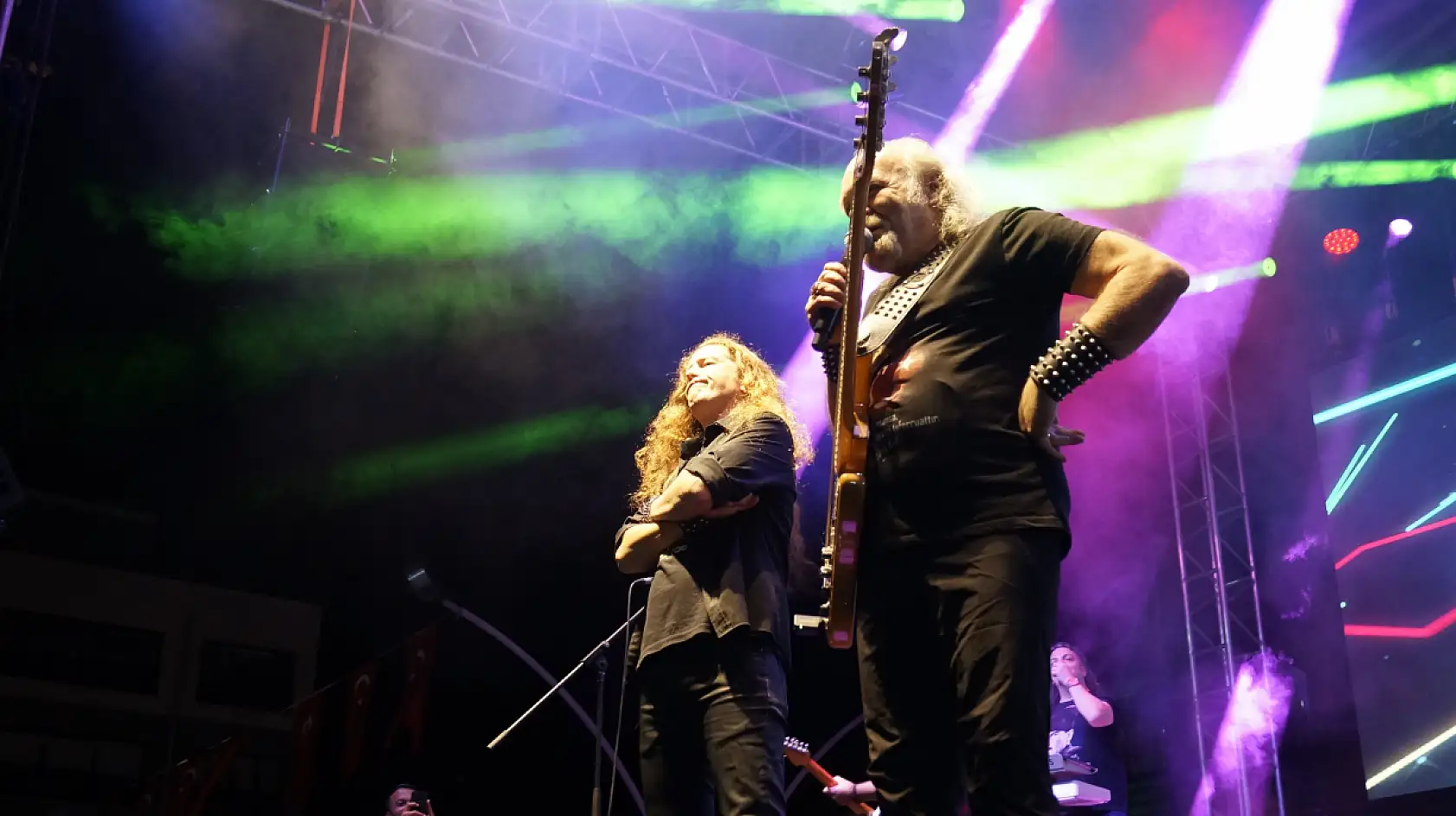 Fethiye Beşkaza Meydanı'nda Kurtalan Ekspres Rüzgarı Esti