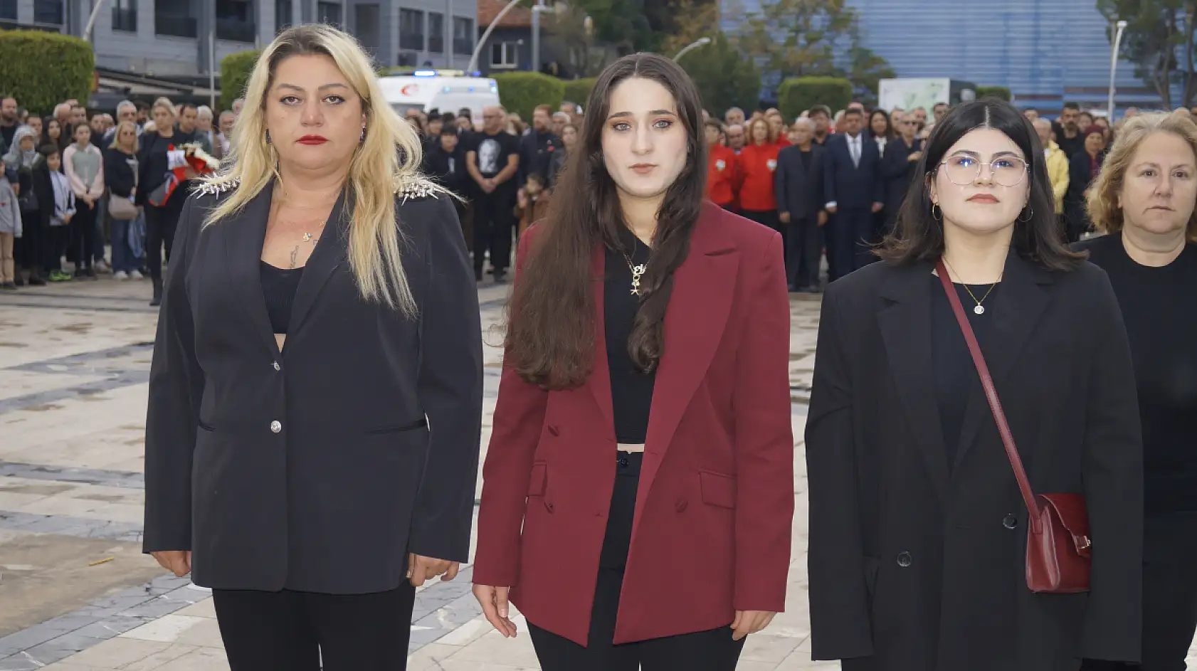 Fethiye'de 10 Kasım Atatürk'ü anma töreni yoğun katılımla gerçekleşti