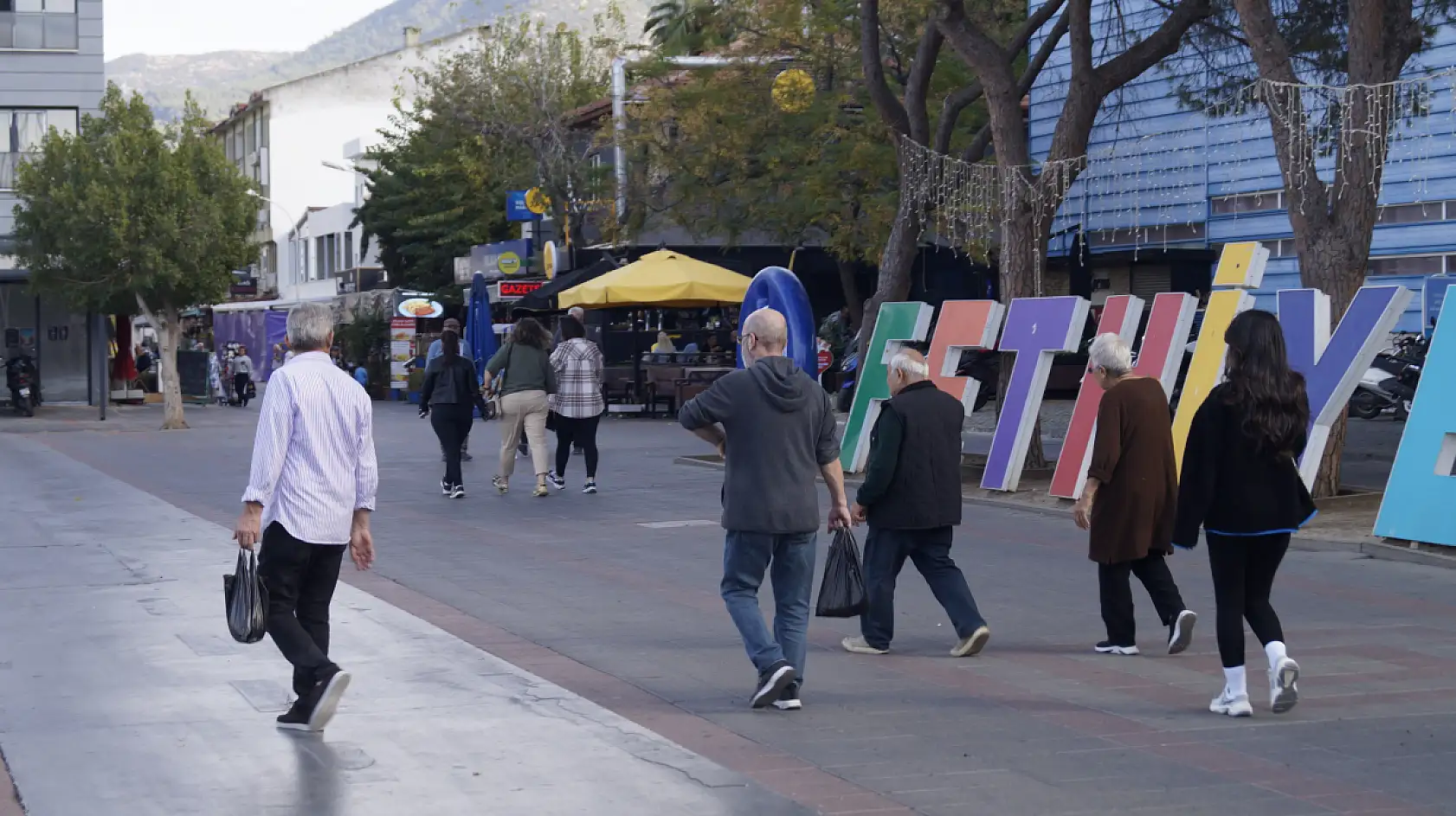 Kasım ayında Fethiye'de bahardan kalma bir gün sıcaklık 26 dereceyi buldu