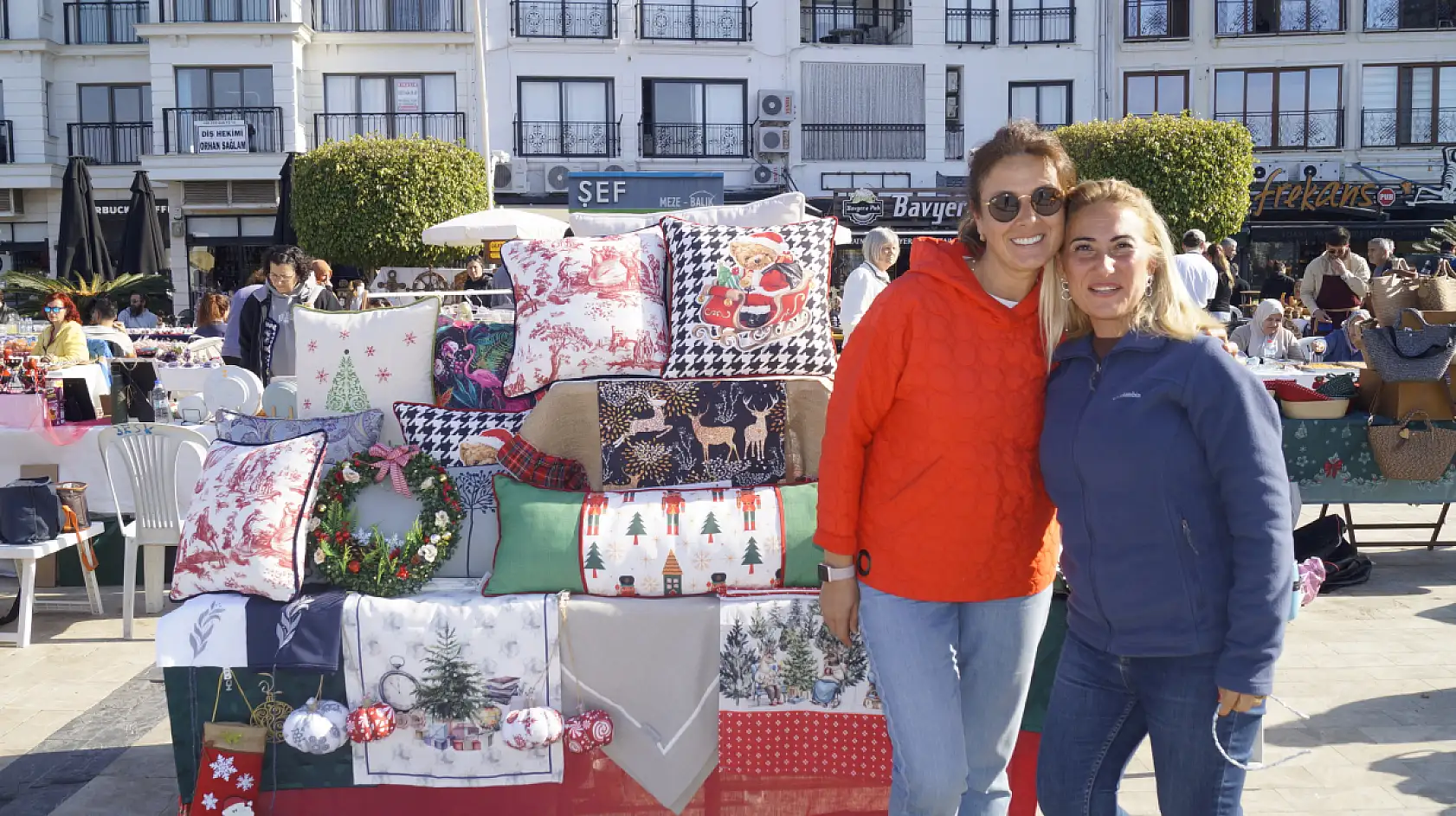 Fethiye Beşkaza Meydanı'nda 'Yeni Yıl Pazarı' Coşkusu