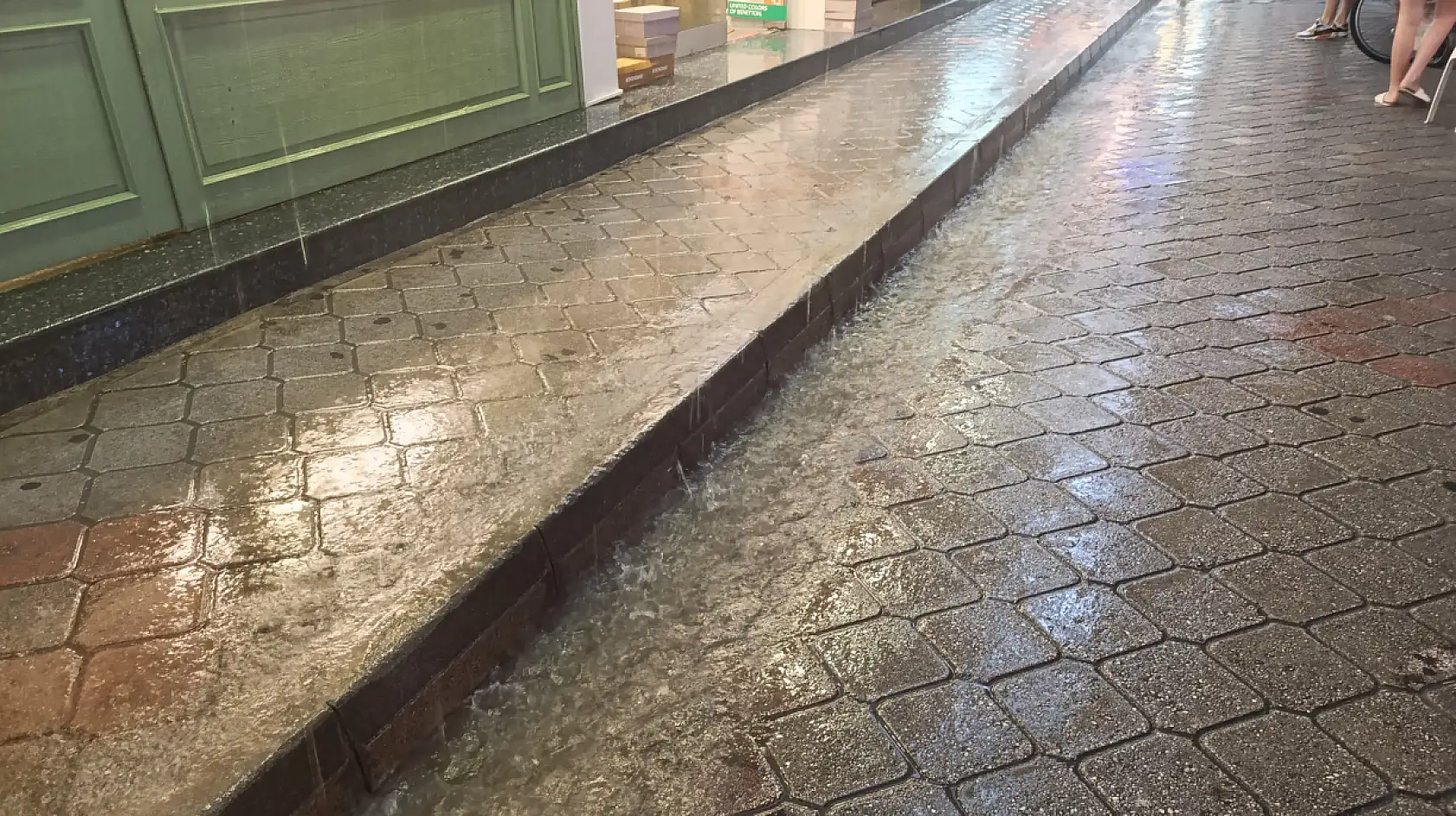 Fethiye'de gün ortasında hava değişimi