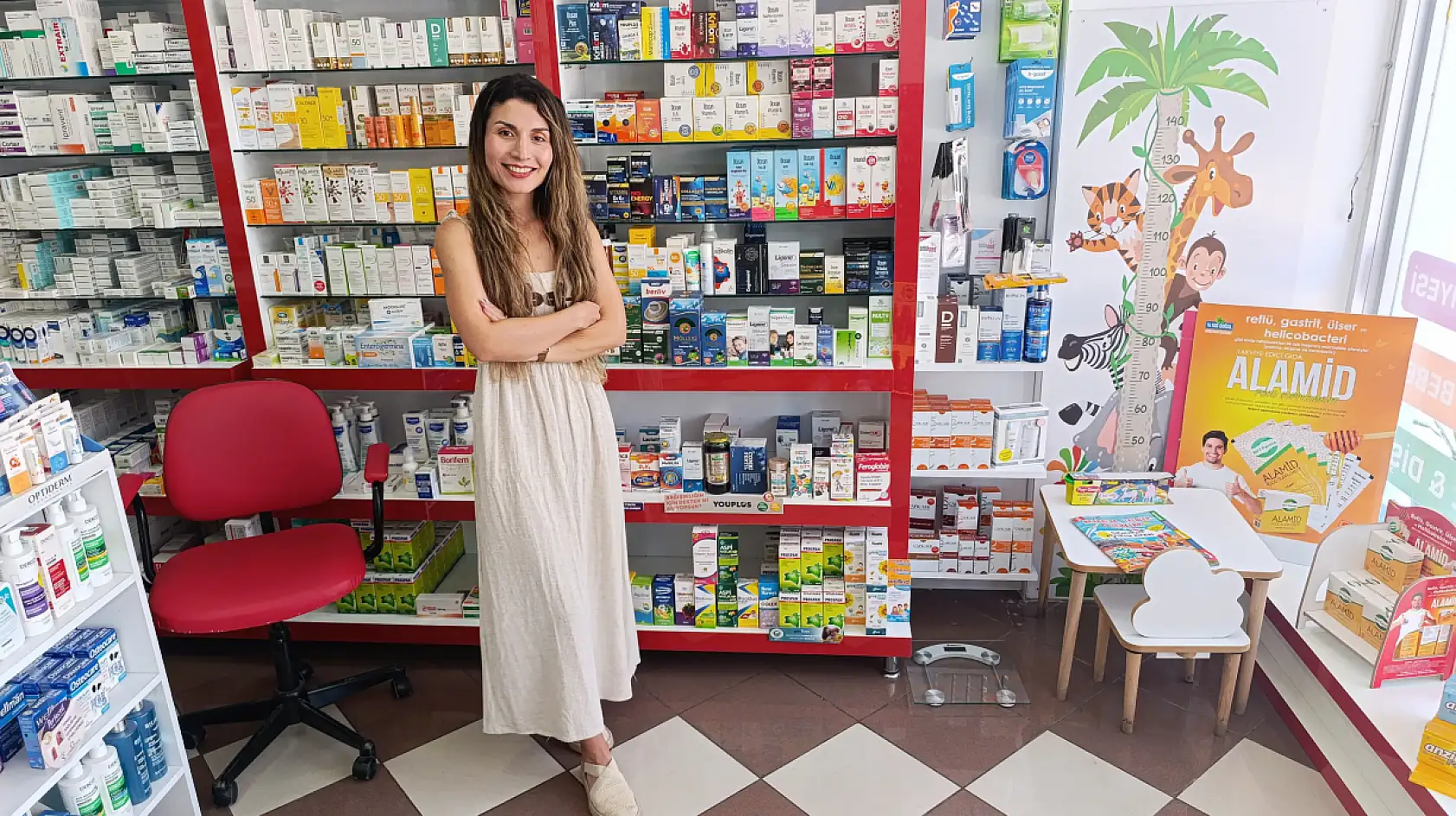 Fethiye'de eczacıdan saç dökülmesine karşı uyarı 'Nedeni bulmadan ürün kullanmayın'