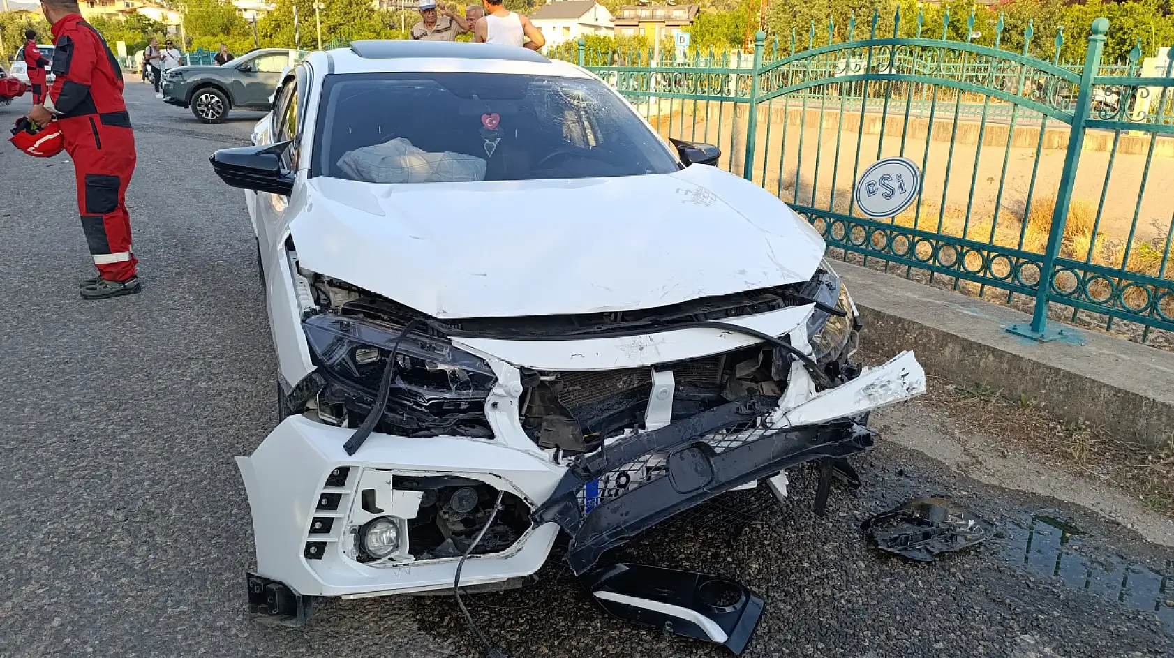 Fethiye'de feci kaza:  4 yaralı, araçlar hurdaya döndü