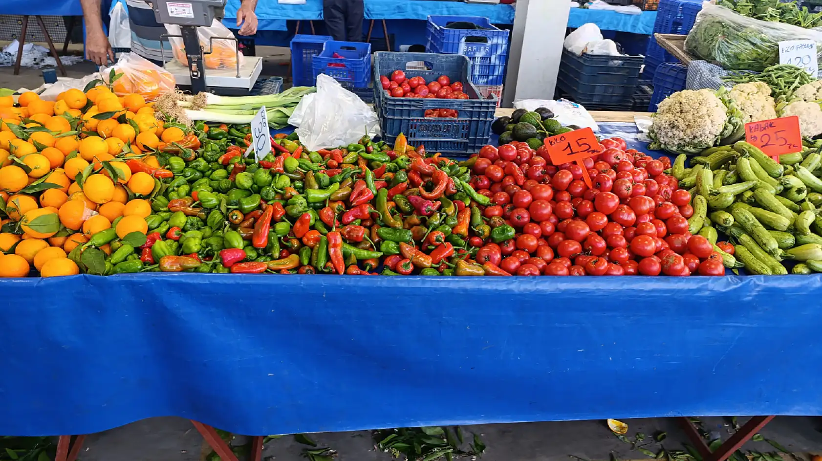 Fethiye'de pazarda şampiyon belli oldu! Taze fasulyenin fiyatı dudak uçuklattı
