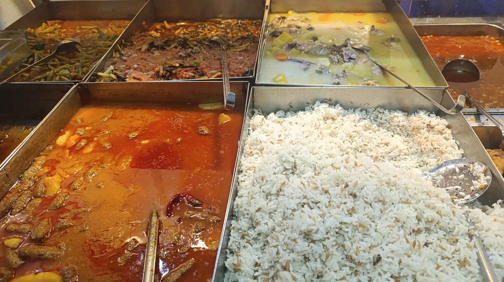 Fethiye'de yarım asırlık Lokantanın işletmecisi, 'Yabancı her şeyi yiyor, bizimkiler seçiyor'