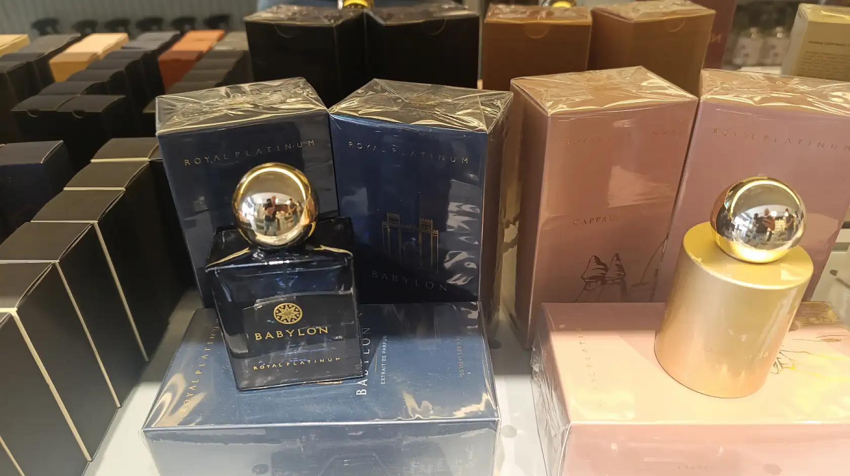 Fethiye'de parfüm satışları yaz sezonuyla canlandı: Vanilyalı kokular öne çıkıyor