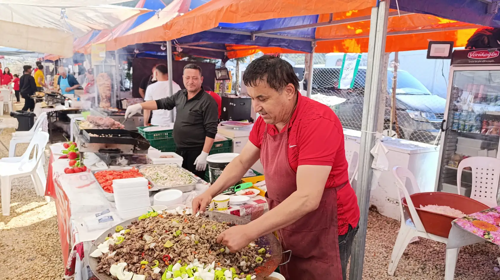 Güreşlerde yeme içme stantları ilgi görüyor