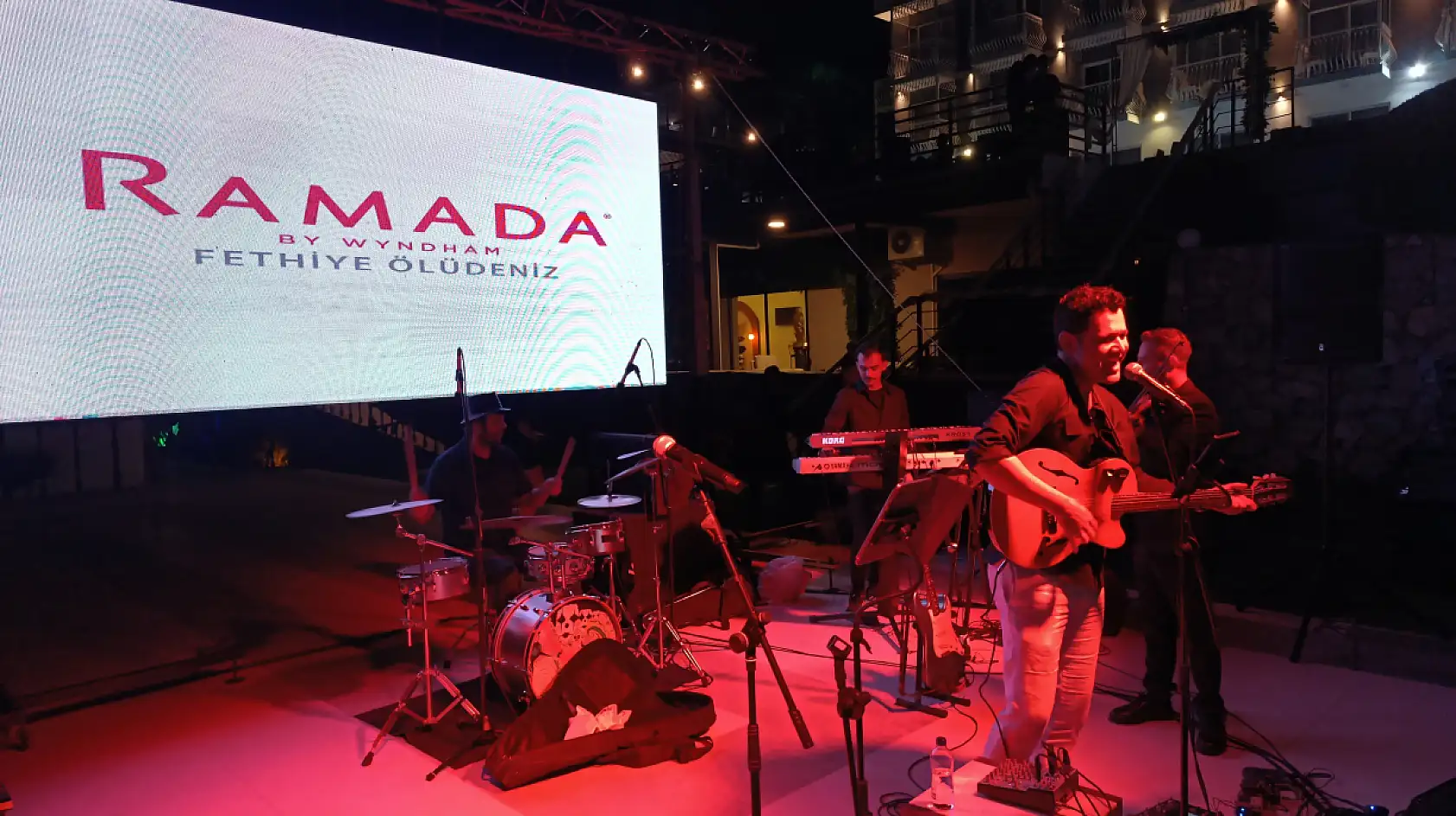 Keremcem'den Fethiye'de unutulmaz konser