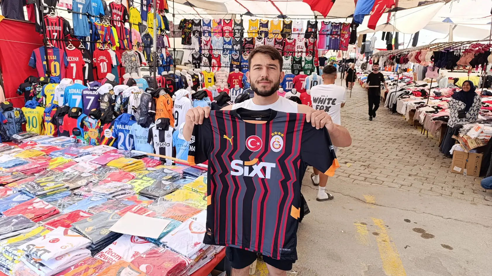 Fethiye'de renkli pazar günü