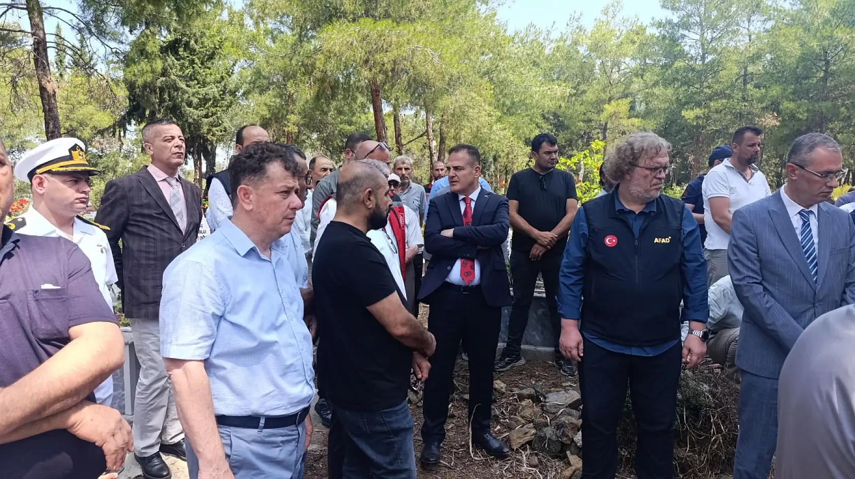 Fethiye'de depremde hayatını kaybeden 14 yaşındaki Afranur son yolculuğuna uğurlandı