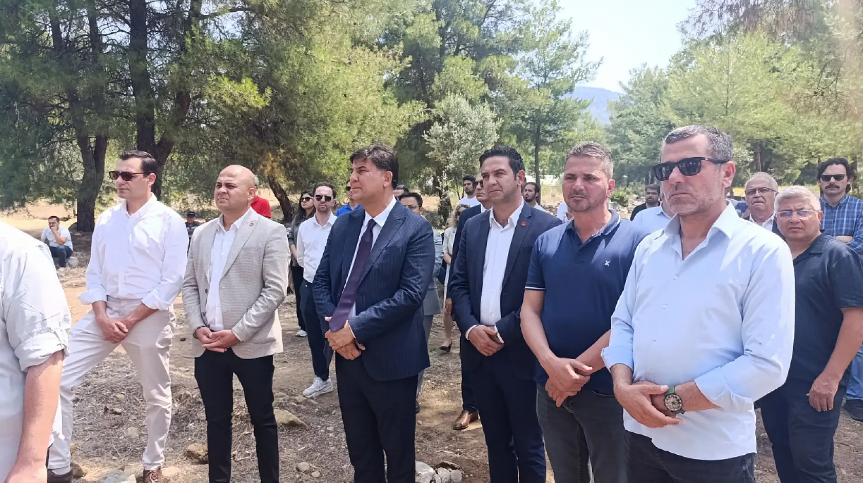 Fethiye'de depremde hayatını kaybeden 14 yaşındaki Afranur son yolculuğuna uğurlandı