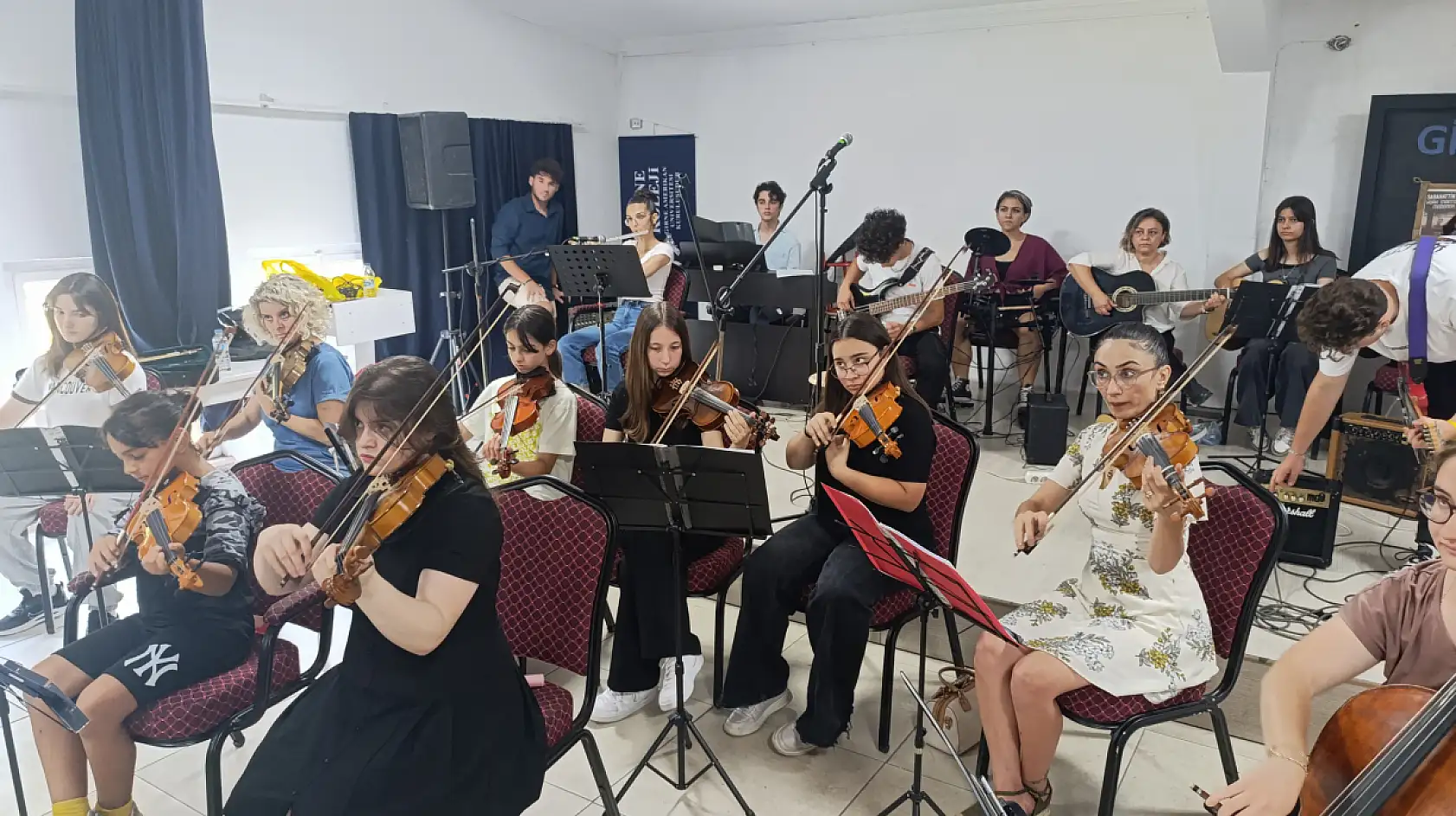 Fethiye Poli Orkestrası konser hazırlıklarını sürdürüyor