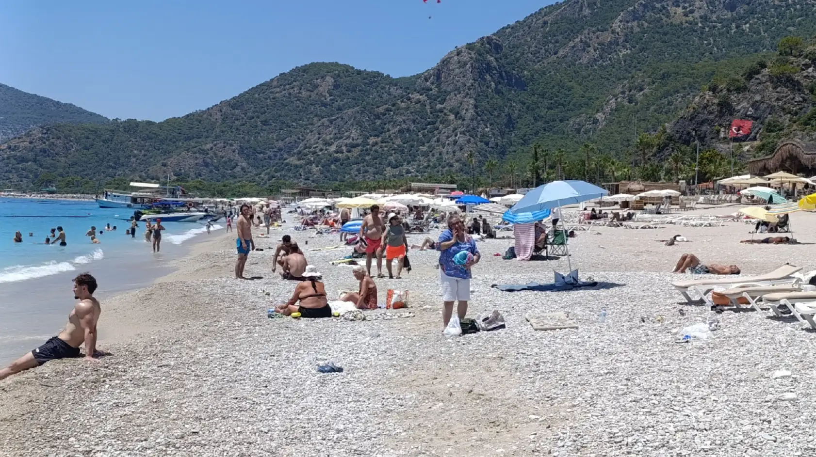 Fethiye'de Sıcak Hava İlçe Merkezini Boşalttı, Sahillerde Yoğunluk Yaşandı