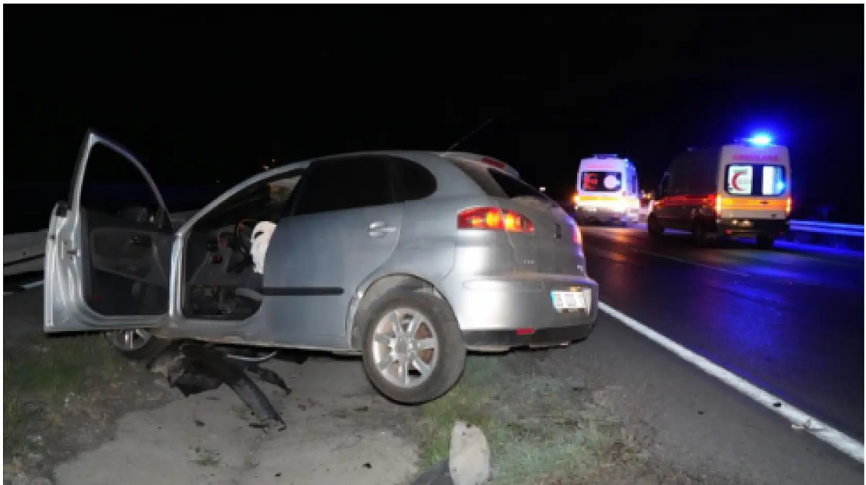 Kaza yapanlara yardım etmek isterken canından oldu
