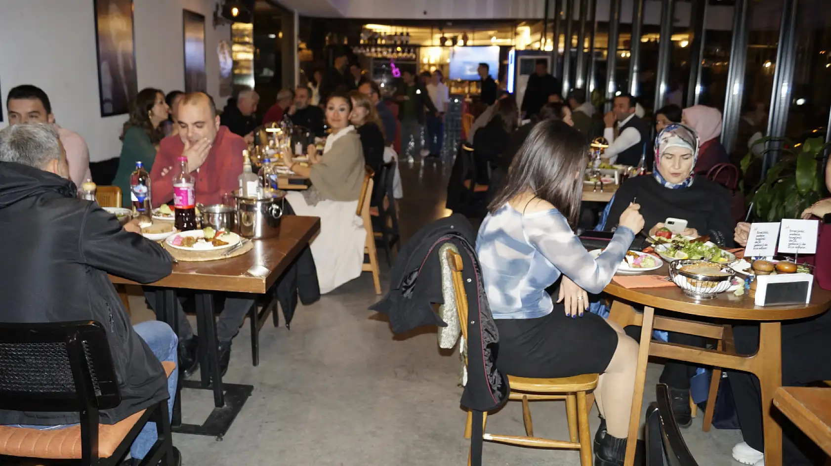 Lokman Hekim Esnaf Hastanesi'nden 15 Yılını Dolduran Personellere Özel Gece