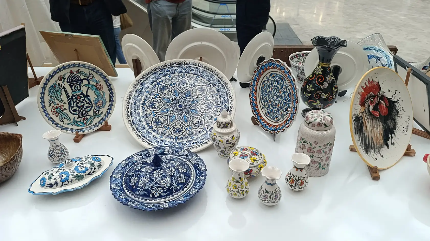 Fethiye'de Anneler Günü'ne Özel Sanat Sergisi: 'Anne Eli Değmiş Gibi'