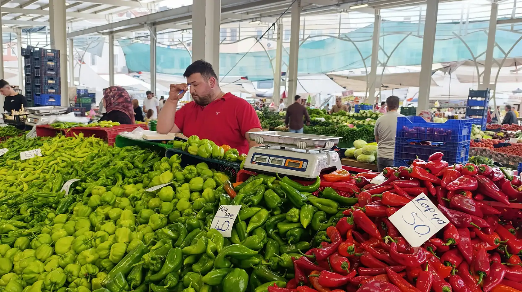 Fethiye Cumartesi Pazarı'nda fiyatlar makul seviyede seyrediyor
