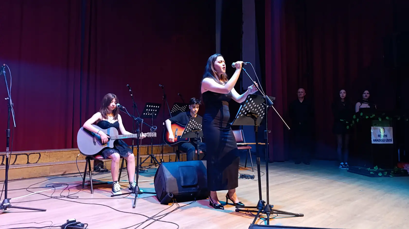 Fethiye Anadolu Lisesi'nden Yıl Sonu Müzik Dinletisi