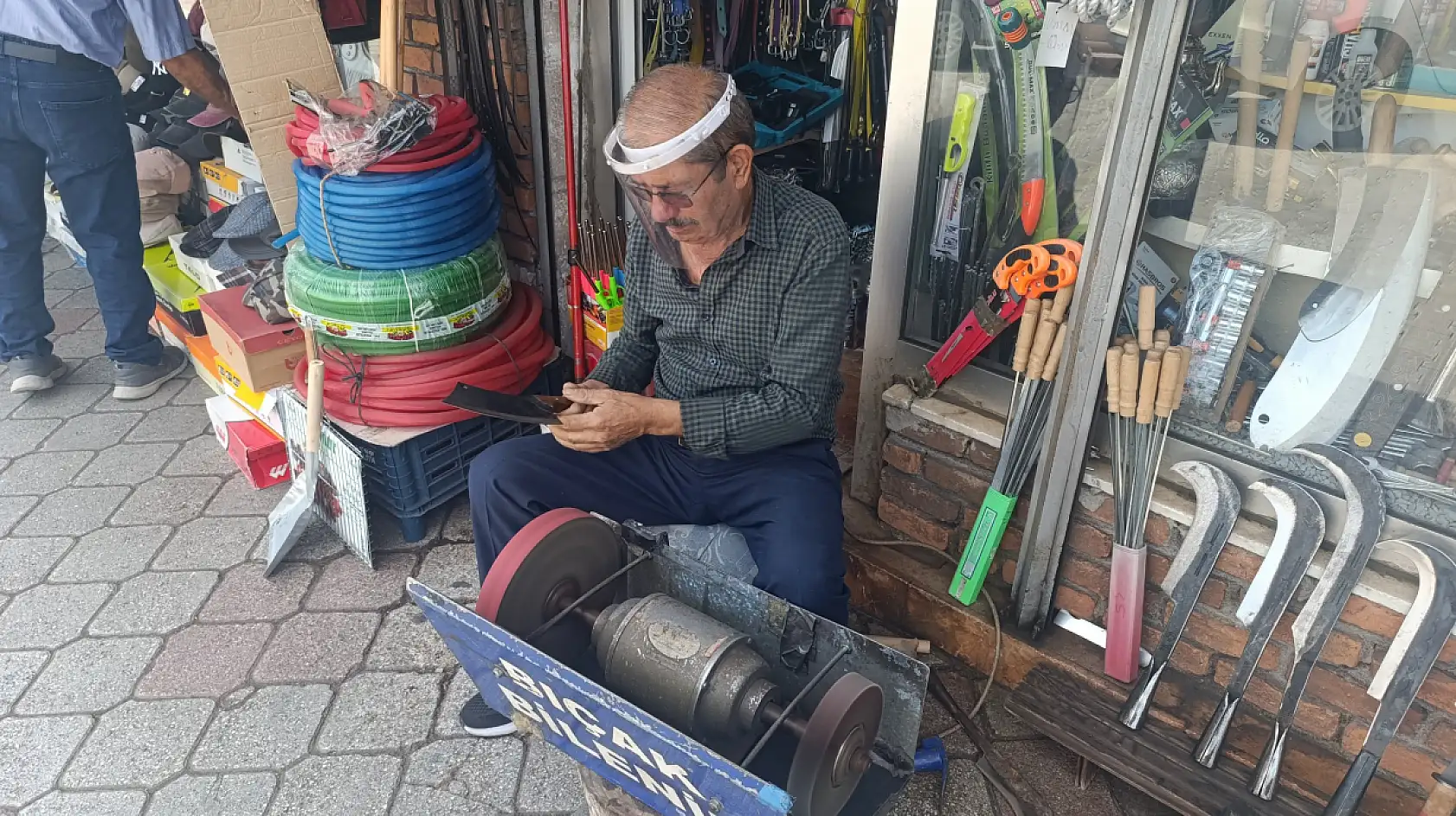 Kurban Bayramı Yaklaşıyor, Fethiye'de Bıçak Bileme İşlemlerini Son Güne Bırakmayın