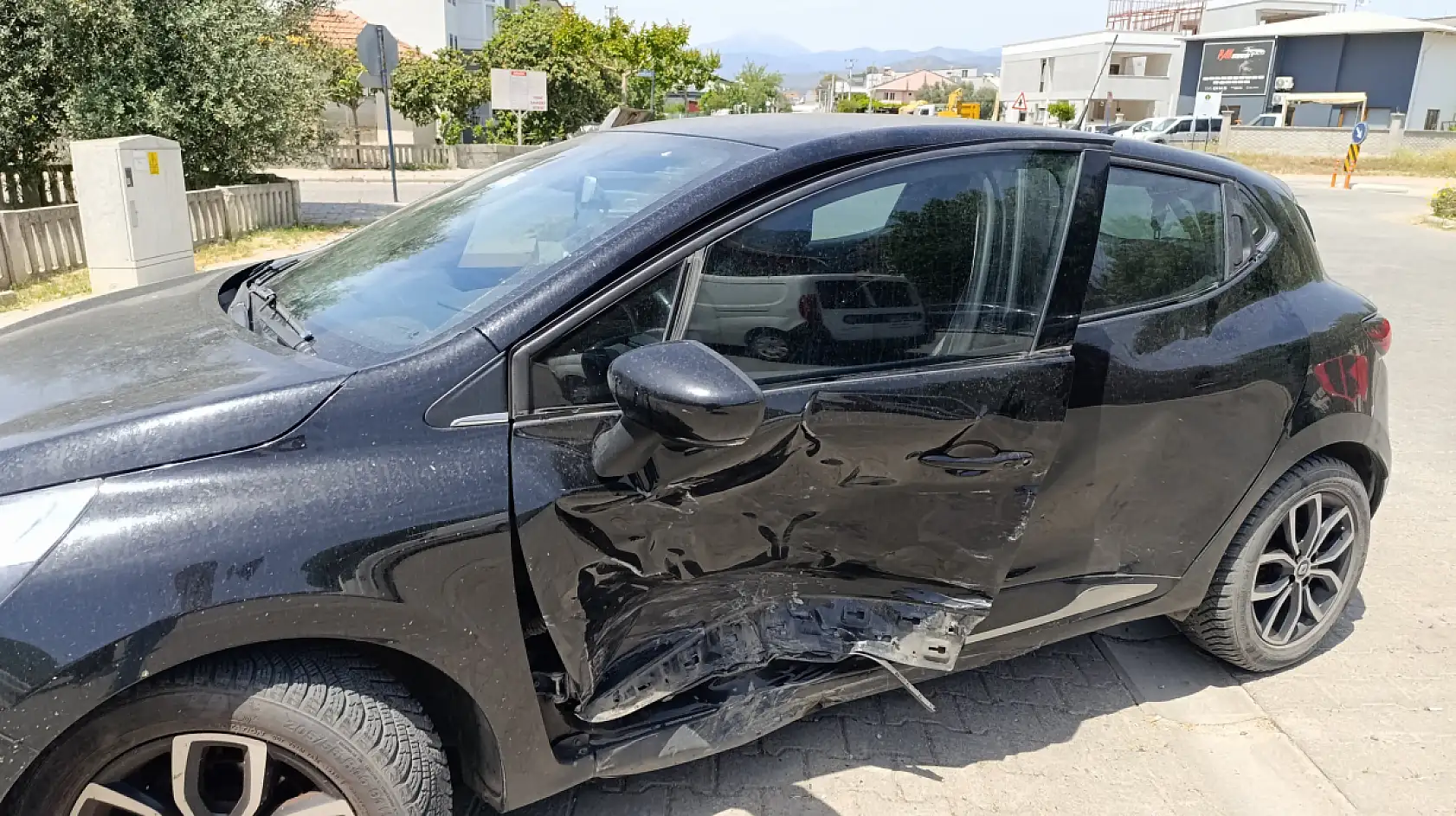 Fethiye'de bu kavşakta çok kaza oluyor, araç perte çıktı