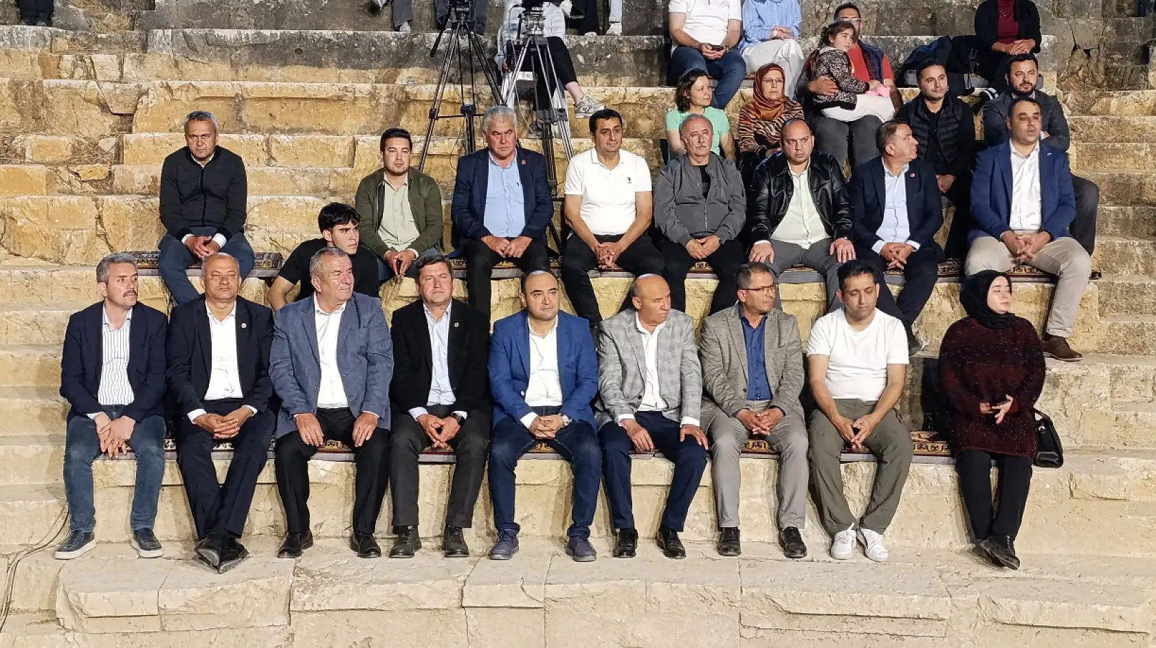 Kumluova Domates Festivali, Ethem Kaya ve Songül Karlı Konseriyle Kutlandı