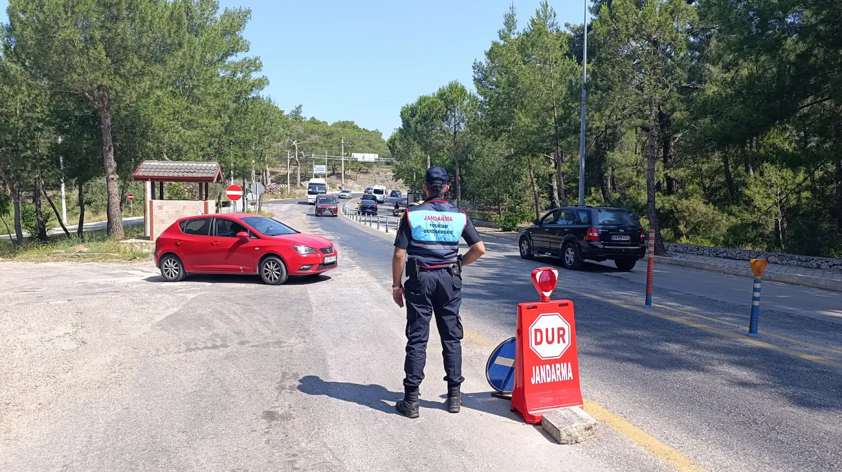 Ölüdeniz'e Bayramda On Binlerce Araç Giriş Yaptı