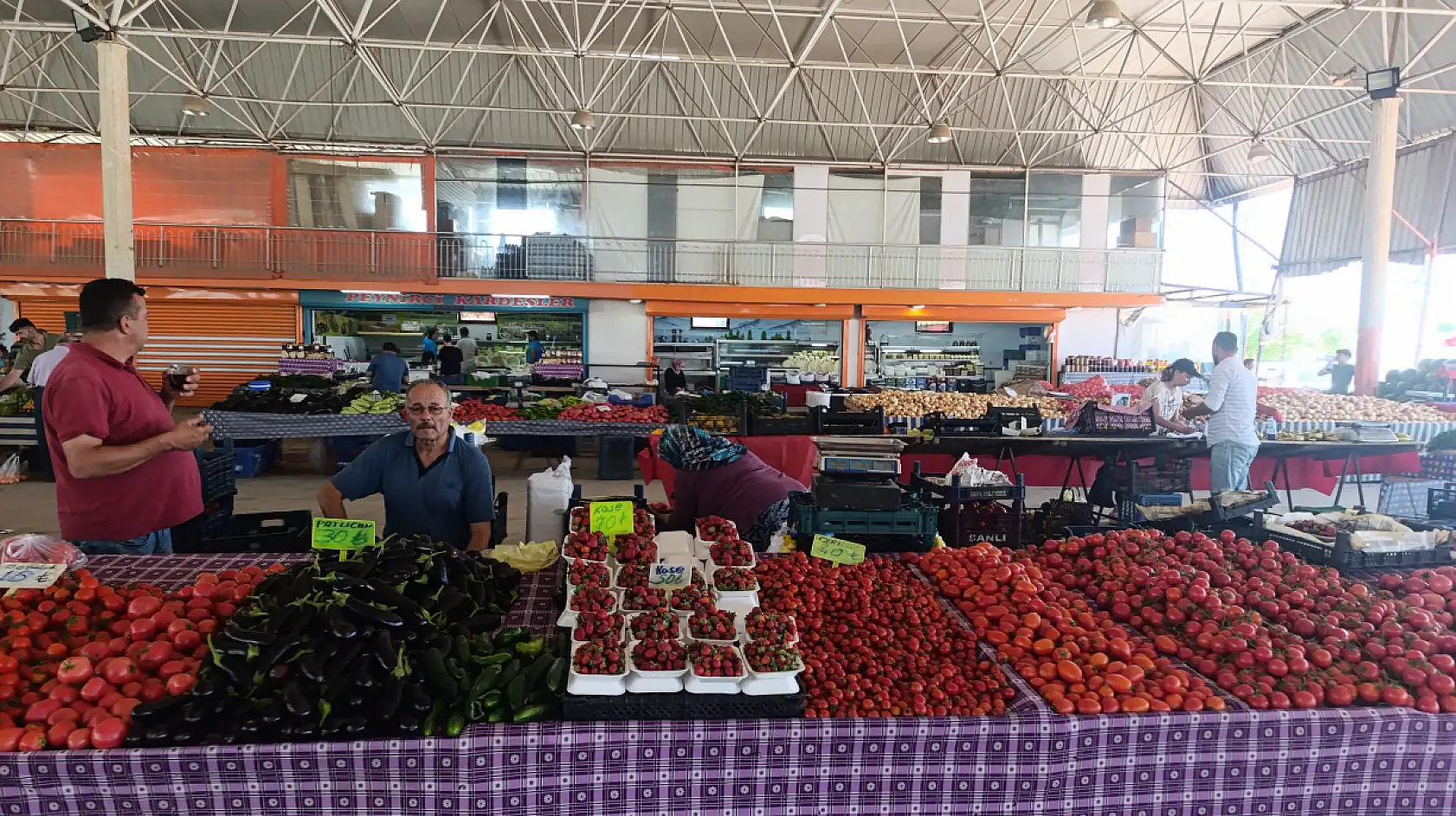 Çamköy Pazar Pazarı'nda Bayramın Üçüncü Gününde İşler Durgun