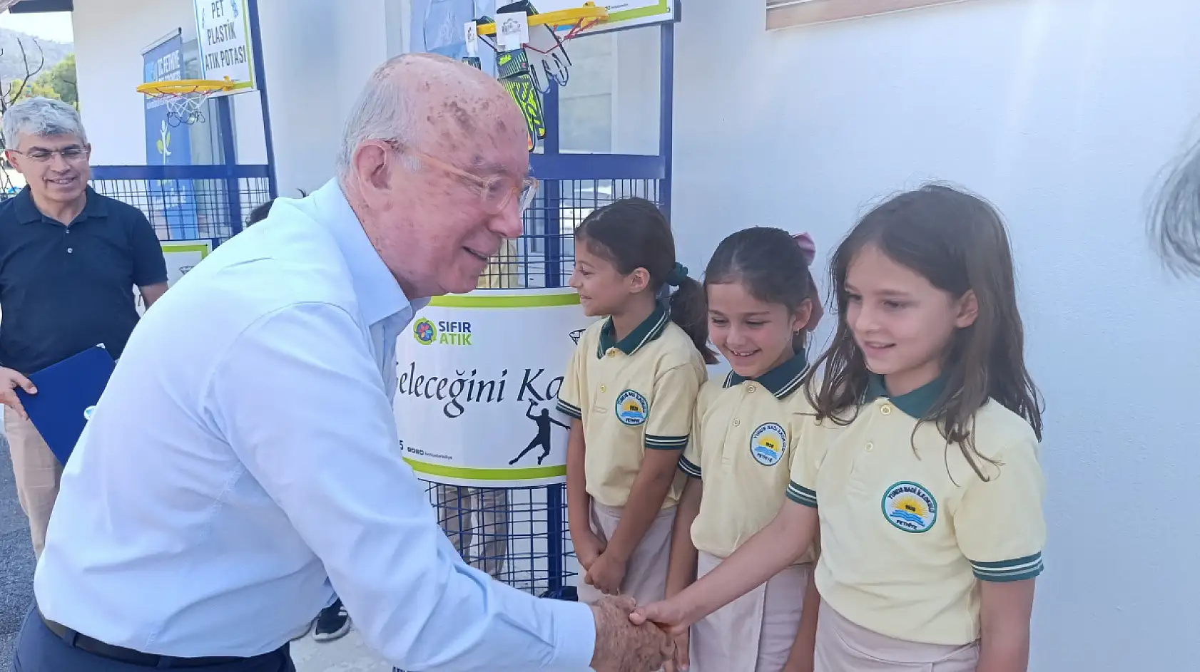 Fethiye'de 'Okullar Arası Atık Pil Toplama Yarışması' sonuçları belli oldu