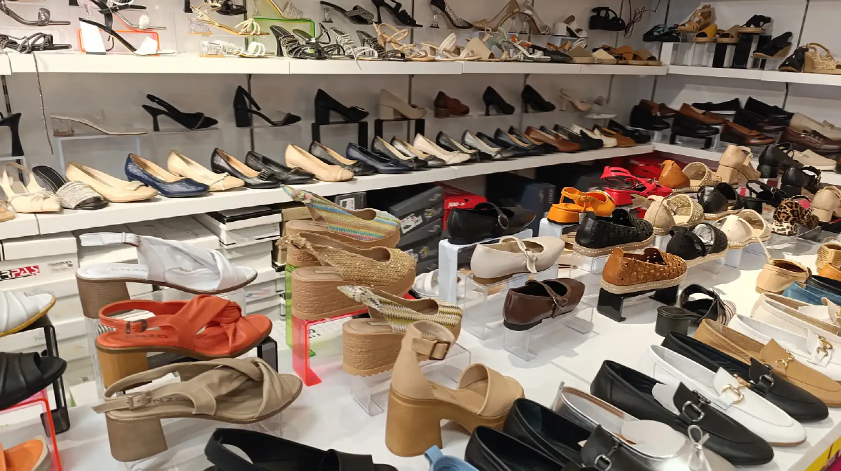 Fethiye'de Esnaf Okkabas: 'Yabancı turistler tam anlamıyla geldi diyemeyiz'