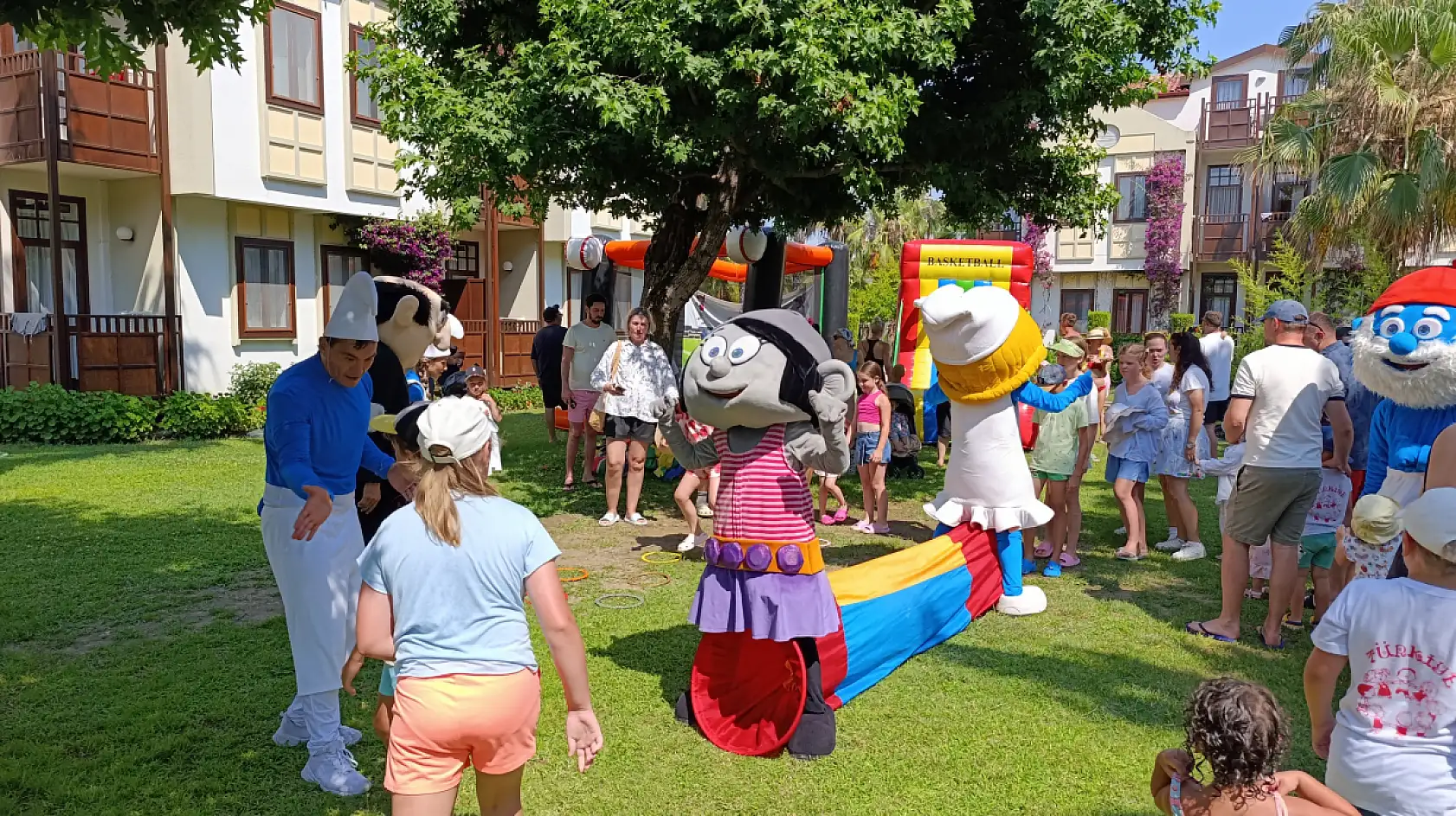 Çalış'ta Çocuklar Gönüllerince Eğleniyor