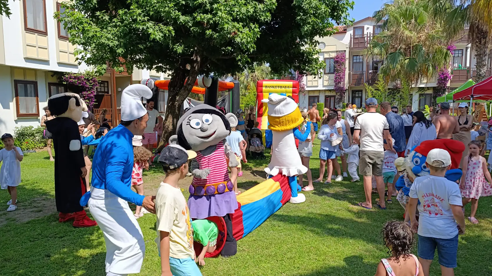 Çalış'ta Çocuklar Gönüllerince Eğleniyor