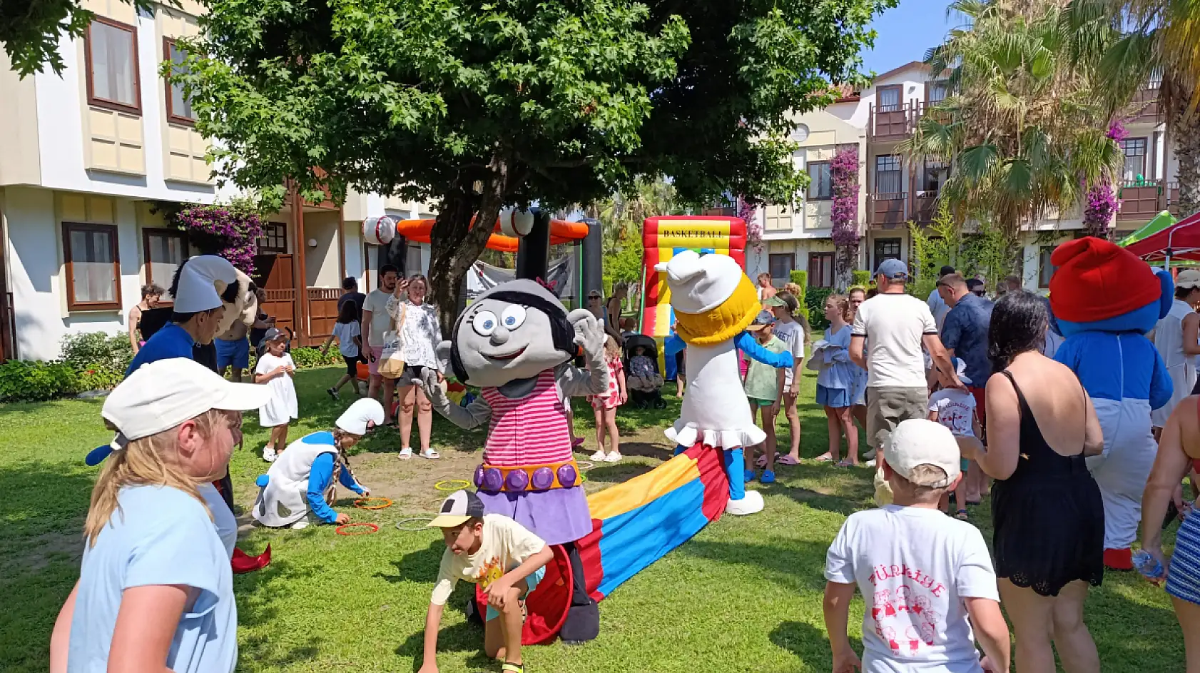 Çalış'ta Çocuklar Gönüllerince Eğleniyor