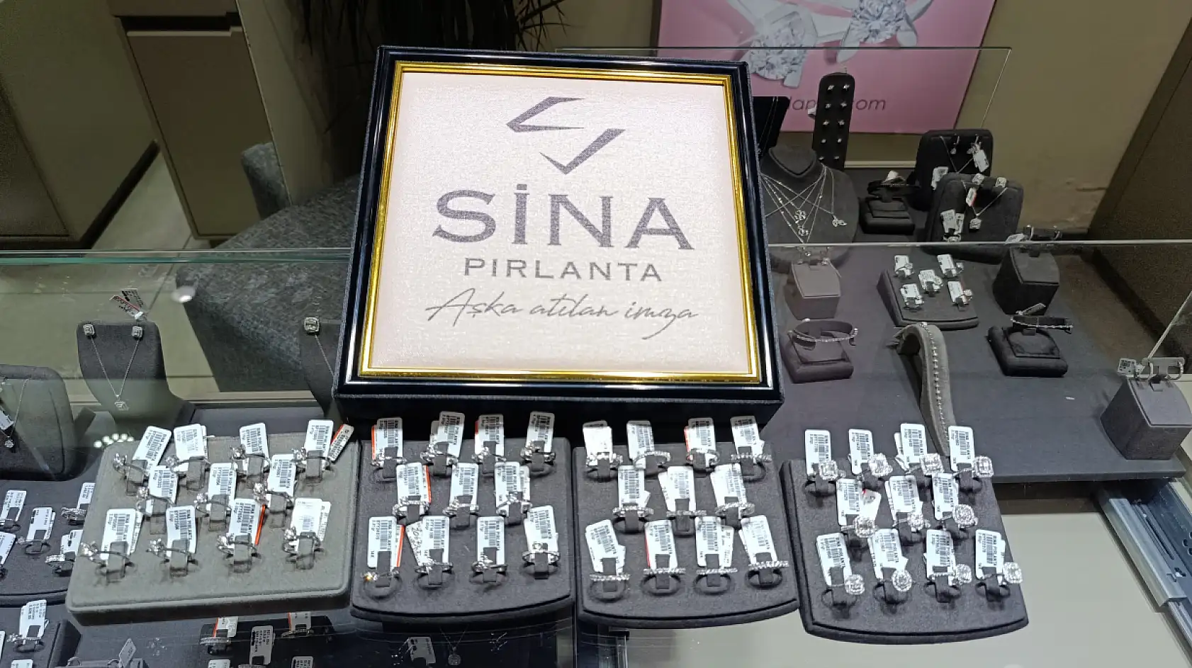 Sina Pırlanta'dan Fethiye'de Düğün Sezonuna Özel Kampanyalar