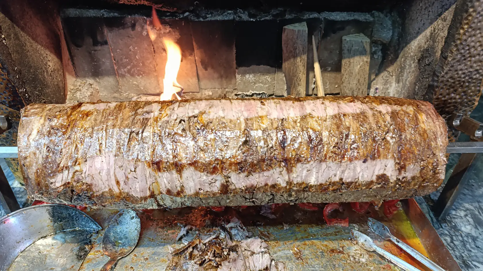 Fethiye'de Döner Ustası Murat Güneş: 'Yatık Dönerin Sırrı Odun Ateşinde'