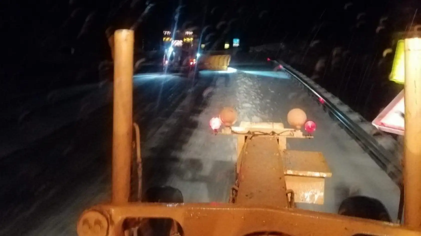 Antalya'da nisan ortasında kar yağışları devam ediyor