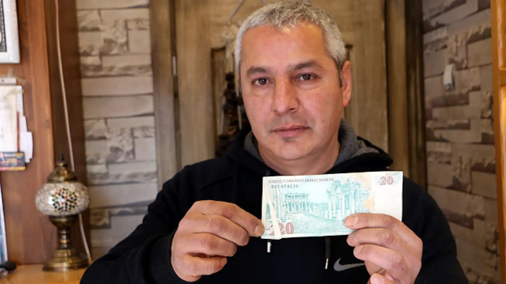 Cebinizdeki Eski Para Bir Servete Dönüşebilir mi? 20 YTL'lik Banknot 200.000 TL Değerinde!