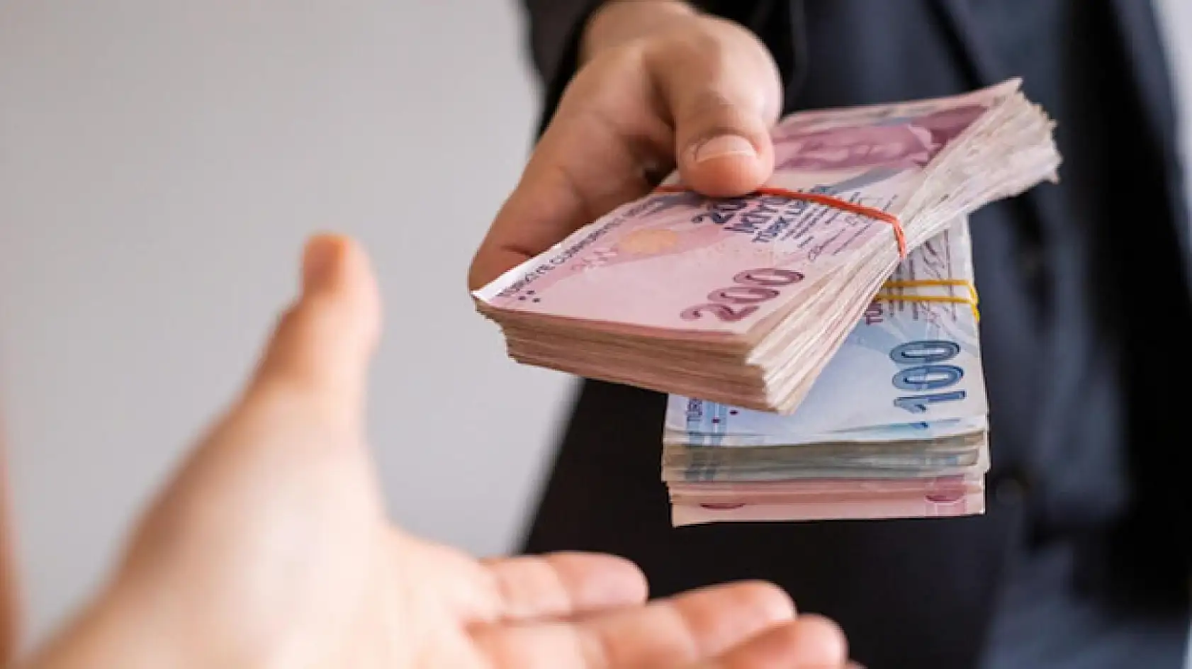 Emekli promosyonlarında 3 yıl detayı: O kişiler bankadan 24 bin lira alabilecek