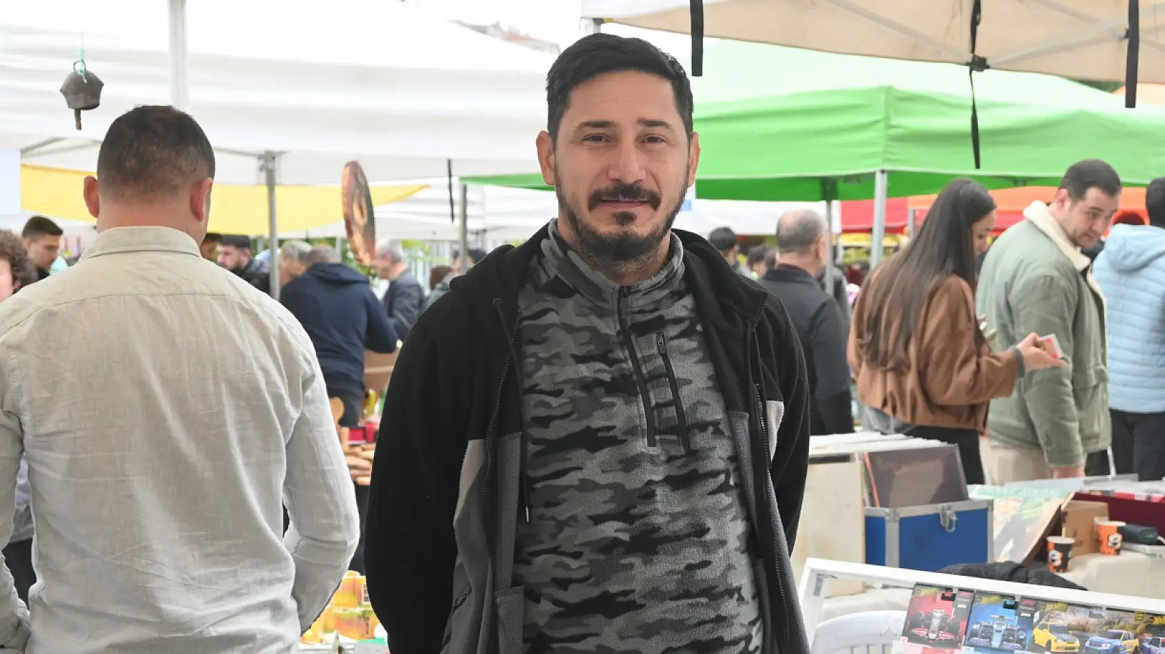 Her yaştan insan bu minyatür arabaların 'hastası' oluyor